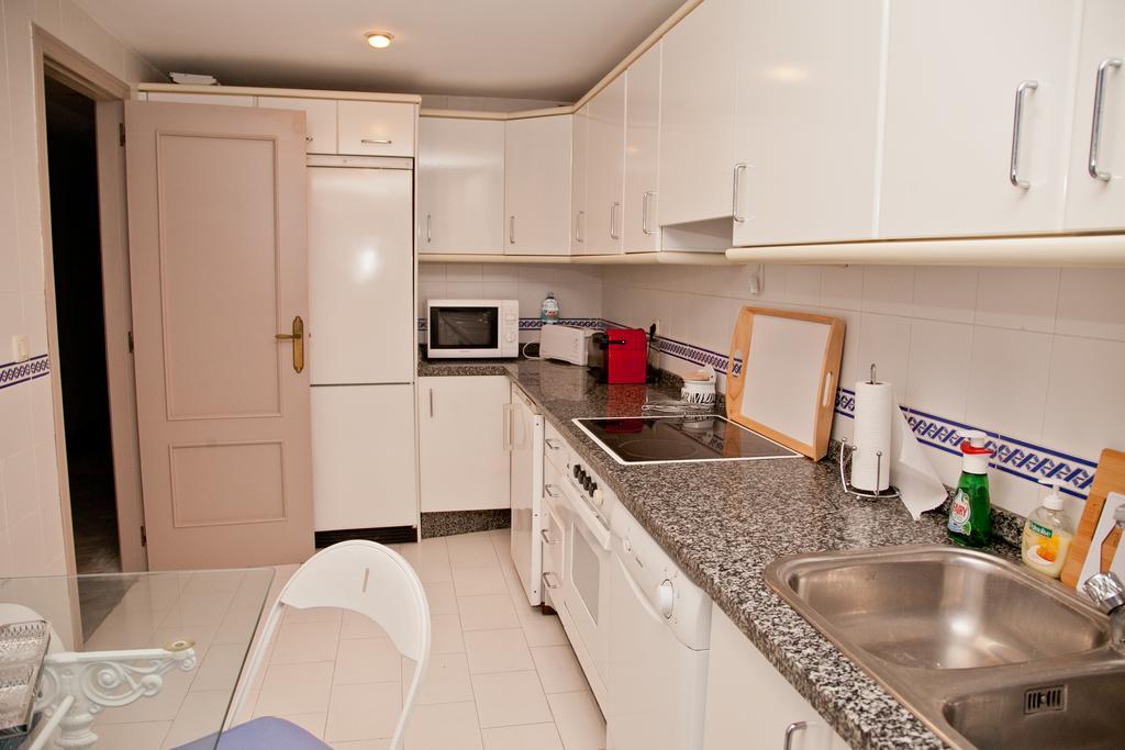 Holiday Home Clarisa エステポナ エクステリア 写真